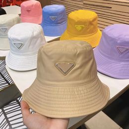 Moda Diseñador simple Triángulo invertido Carta Sombreros de cubo Gorras de playa de lujo Mujeres Hombres Relajación Deporte Sombreros transpirables de alta calidad
