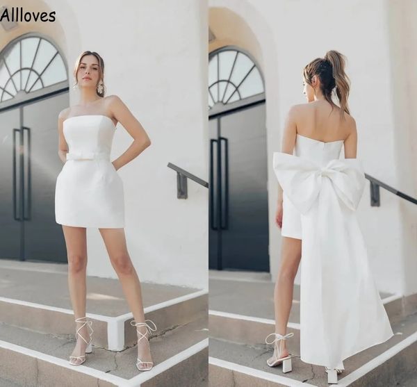 Moda simple blanco mini vestidos de novia de vaina con tren de arco grande sexy sin tirantes elegante satén corto boho jardín playa vestidos de novia vestido de recepción de baile YD