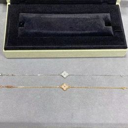 Mode mini klaver armband klassieke diamant mini sieraden hoogwaardige bedelarmband dames designer ketting 18k gouden roestvrijstalen sieraden hanger ketting