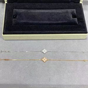 Fashion Mini Clover Bracelet Classic Diamond Mini Jewelry Pulsera de encanto de alta calidad Collar de diseñador de mujeres Collar de joyas de joyas de acero inoxidable de oro de oro