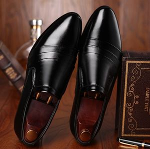 Slip On Men Designer Dress Shoes Oxfords Business Classic Leather Men's Wedding Traits Luxurys Boots Office Office Zapato casual