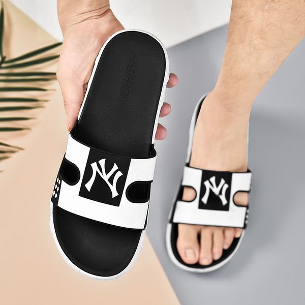 Mode Slip-on Pantoufles Bébé Garçon et Fille Couple D'été Intérieur et Extérieur Casual Maison Pantoufles Antidérapantes Fond Mou Plage Tongs