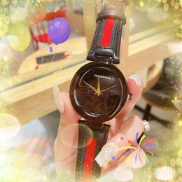 Moda Pequeña Abeja G Forma Relojes de Cuarzo Casual Oro Rosa Caja Negra Reloj Famoso Cinturón de Cuero Genuino Mujer Ultra Delgada Señora Wris186k