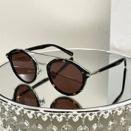 Mode petit punk punk double pont pour femmes lunettes de soleil luxe rétro UV400 pour hommes rivetés 240416