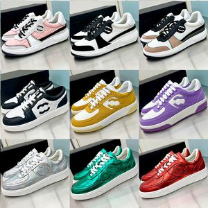 Zapatos blancos pequeños de moda Diseñador para mujer Nuevos zapatos deportivos de ocio para primavera y otoño Niñas con suelas gruesas Zapatos bajos con tablero de panda para mujeres y hombres Tamaño 35-46