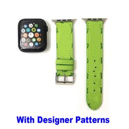Fashion Smart Bearts Compatibel met Apple Watch Band 38mm 40mm 42 mm 44 mm Luxe L Flower Designer Soft Leather Watchband vervangende polsband voor IWatch 8 7 6 5 4 3 2