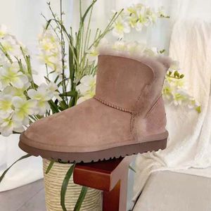 Bottes d'hiver pour femmes de neige à la mode, bottes de luxe de styliste, mi-longues et chevilles, adaptées à toutes sortes d'endroits avec des boîtes, bonne chaleur