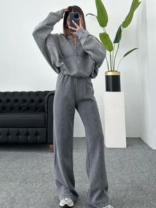 Fashion Solid Femmes survêtement Casual Oneck Long Pant sets 2023 manche à manches d'automne Loose Chic Chic Female Sportswear 240407