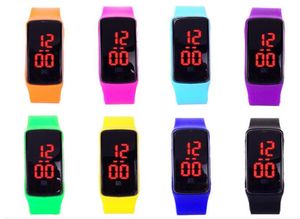 Fashion Sport LED Watch Candy Jelly Men Femmes Silicone Rubber Touch Sn Digital Imperphep Watches Bracelet Mirror Wristwatch2282625