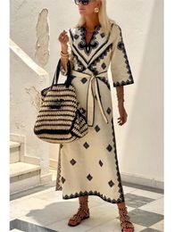 Fashion Spring herfst printgordel Maposimi Aziatische stijl Jurk dames elegante losse retro Midden -Oosterse gewaad 240412