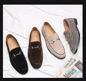 Mode Lente Mannen Fluwelen Loafers Party Trouwschoenen Europa Stijl Zwart Bruin Grijs Fluwelen Slippers Rijden Mocassins 38-44