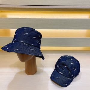 Moda Street Denim Material Diseñador Gorra de bola Otoño e invierno Sombrero de cubo Azul oscuro Letra bordado Casqueta de tamaño ajustable