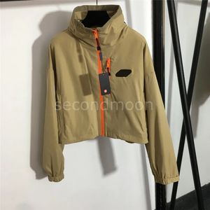 Mode Streetwear Vestes Designers Métal Badge Manteaux Automne Hiver Vêtements À Manches Longues Hommes Femmes Chapeau Détachable Veste