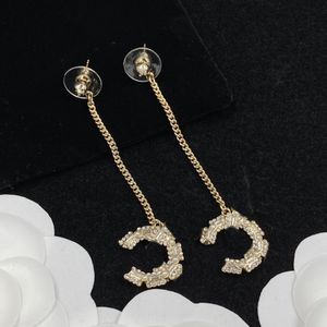 Pendientes de tuerca de moda para mujer, aretes de diseñador de lujo, joyería con letras, aretes de diamantes de 18k para boda