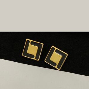 Pendientes de tachuelas de orejas de oro chapadas en el aro de diseñador de lujo de lujo PARA MULTILES Colores Alphabet Jewelry Mujeres Menores Estéticos Juego de regalos de boda Regalos Caja de regalos