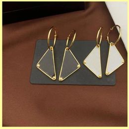 Boucles d'oreilles de mode Boucles d'oreilles Luxurys Designers Boucle d'oreille pour hommes Boucles d'oreilles en or Femmes Triangle Boucles d'oreilles Bijoux de fête Ornements Colliers 1796