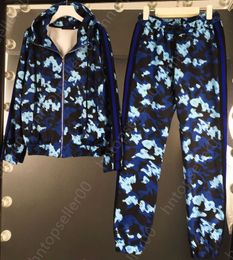 Stile di moda Set da 2 pezzi Tuta da donna Designer Pantaloni sportivi Completo modello classico Stampa impreziosita Giacca con zip a maniche lunghe con pantaloni casual Abbigliamento sportivo da donna