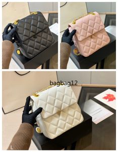 Mochila de estilo de moda Diseñador Cadena para mujer Bolso de hombro Mochila de canal Cuero genuino Ado Bolso de lujo Bolsa de libros Clásicos Mini mochila