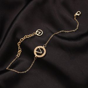 Mode stijl armbanden dames armband polsband manchet keten designer brief sieraden kristal 18k goud vergulde roestvrijstalen bruiloftsliefhebbers cadeau armband 10style