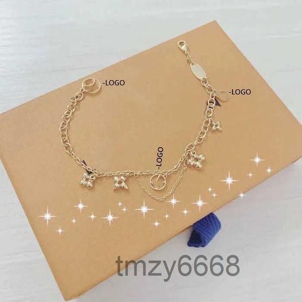 Style de mode Designer Bracelet Femmes Bracelet Bracelet Manchette Chaîne Lettre Bijoux Cristal Plaqué Or En Acier Inoxydable Amoureux De Mariage Cadeau G8F0