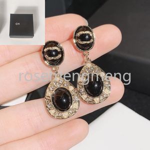 Modestijl Designer Pearl -oorbellen Diamantbrief Parelmarkt Brand Roestvrij staal 925 Zilveren Crystal Earring Men Women Wedding Verjaardagsgeschenk met doos