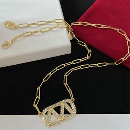 Mode-Stil Halskette Luxus Designer Armband Armreif Armband Perlenkette Kristallketten Frauen Hochzeit Party Ornamente