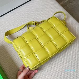 Mode Style femmes Bages sac à bandoulière sacs à bandoulière sac à main en cuir verni sept couleurs conçu pour 20212404