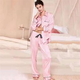 Mode Stijlvolle Winter Pyjama Set Vrouwen Lange Mouw Gestreepte Nachtkleding Pyjama Spring Satijn Silk Lounge Draag Pjama's Homewar 210330