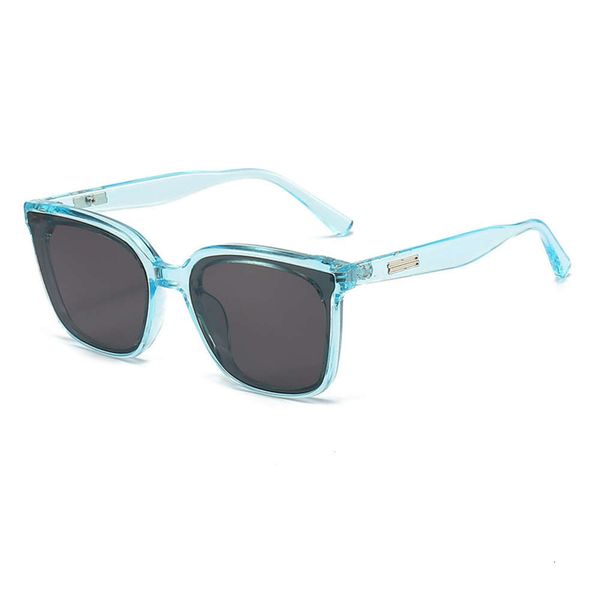 Diseñador de gafas de sol de moda Monster Gentle Top Celebrity con el mismo estilo de gafas de sol para mujeres Gasas de marco grande tendencia UV400 con caja original