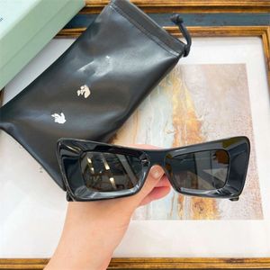 Diseñador de gafas de sol de moda Gafas de sol de Snap Street White Top Street para hombres Ow Cat Eye Net Gafas de sol rojo para mujeres UV400 Gafas de sol de gran tamaño con caja original