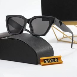 Mode zonnebril voor mannen en vrouwen luxe designer bril 2023 Classic Pilot zonnebril 400uv resistent Goggle Beach Adumbral Polarise -bril voor vrouw