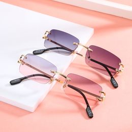 Lunettes de soleil de mode pour hommes de luxe designer lunettes polarisées femmes lunettes de buffle lunettes sans monture argent or cadre en métal lunettes lunettes Wind Street tendance