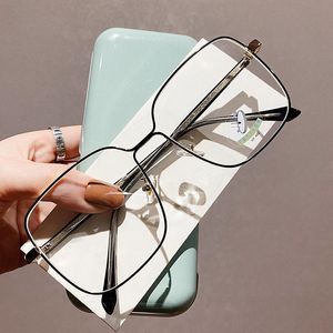 Mode zonnebrillen frames duidelijke lensglazen blauw lichtbescherming bril roze verf frame luxe ontwerper niet -recept glasfashion