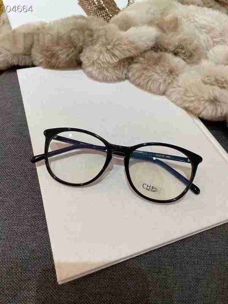 Lunettes de soleil de mode Cadres Designer Ultra Light Black Frame Plate Myopia Lens Frame pour les femmes peuvent être équipées de lunettes de lunettes simples QWRC