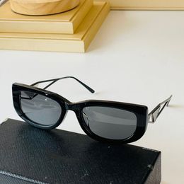 Mode zonnebril vrouwen glanzen kristallen driehoek logo insert OPR14 catwalk -stijl vierkante dikke plaat frame lens met kristaldecoratieontwerp buitenbescherming