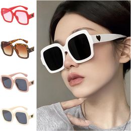 Gafas de sol de moda para mujer, gafas de sol cuadradas, gafas Anti-UV, gafas con montura de gran tamaño, diseño de corazón Ornamental Google