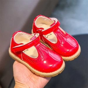 Moda dulce niñas zapatos niños cuero con correa en T vestido de bebé moda princesa Retro bebé suela suave zapatos individuales X0703