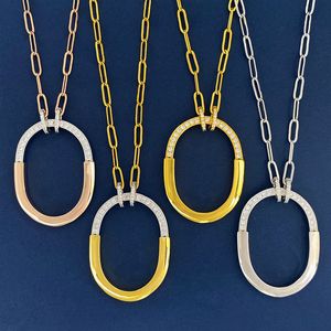 Mode T-letter U-vormig Slot Ring Gesp Elliptische Halve Diamanten Ketting Hanger Glanzende Armband Oorbel Designer Sieraden Zwart T028102