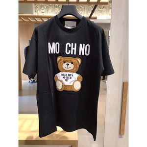 Mode T-shirt Nieuwe hoogwaardige hoogwaardige Moskou Moskou Brand Designer T-shirt Dameshirt Bear Round Neck Cotton Italië Luxe shirt Dames Half Slee 966