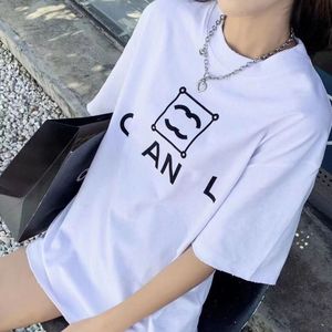 T-shirt de mode T-shirt de créateur de femmes Top Top de lettre de coffre décontractée pour femmes Vêtements de luxe Vêtements de haut à manches courtes