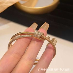 Mode TFF 18K Gold bezaaid diamant knooparmband met een vrouwelijk niche -ontwerp Simple en Luxueuze inzet Bracelet Rose Gold Volledige diamantarmband H9O9
