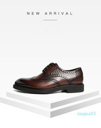 Fashion - Les chaussures en cuir des hommes les plus chaudes avec dentelle, des chaussures à lacets décontractées et confortables, des tailles à la main en noir et marron en noir et marron