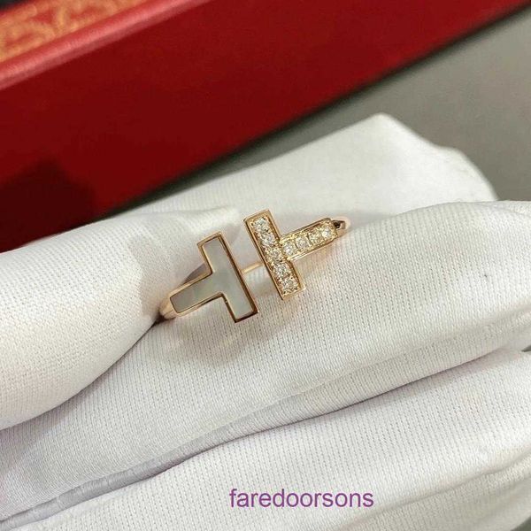 Moda Tifannissm Anillo tienda en línea Edición alta T Familia Fritillaria engastada con diamantes y doble abierto Exquisito oro rosa Luz de lujo Tiene caja original