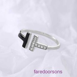 Modischer Tifannissm-Ring im Online-Shop, koreanische Version, schwarzes Klebeset, Diamant-Doppel-T-Ring für Männer und Frauen, einfach, modisch, personalisierbar, mit Originalverpackung