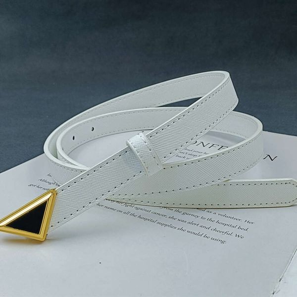 Patrón de palillo de dientes de moda Cinturón de cuero de mujer Cinturón casual de diseñador Hebilla lisa clásica con vestido de jeans Cinturón de cintura estrecha Ancho 2.0 cm al por mayor