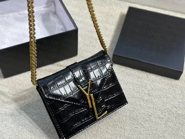 Mode haut un sac à bandoulière enveloppe sac pour femme Clamshell imprimé crocodile en cuir de vachette cousu à la main logo en métal design banlieue luxe designer chaîne sac à bandoulière