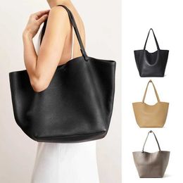 Bolso de mano de moda The Rowbag Park Bolso de gran capacidad Diseñador de cuero Totes Monedero Mujeres Bolsas de mensajero de hombro de lujo 230831