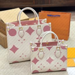 Mode draagtassen Luxe designertassen Schoudertassen met riem Roze crossbodytassen Boodschappentassen met bloemen in reliëf Reistassen Paarse damesportemonnees Leer Groene handtassen