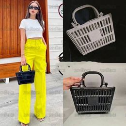 Tendencia de la moda Mag Basket Totes Diseño hueco Alfabeto-impresión de cuero Bolso pequeño Correa de hombro ajustable Manija Bolsillo interno con cremallera Bolsa de compras Sh 47SR #