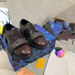 Tendencia de la moda Hombre Zapatos de ocio Zapatillas de deporte de diseñador de lujo Zapatos de corredor de carreras de cuero real Zapatillas de deporte al aire libre US38-45 fbo0286